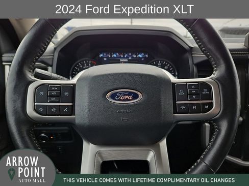 Used 2024 Ford Expedition XLT image 27