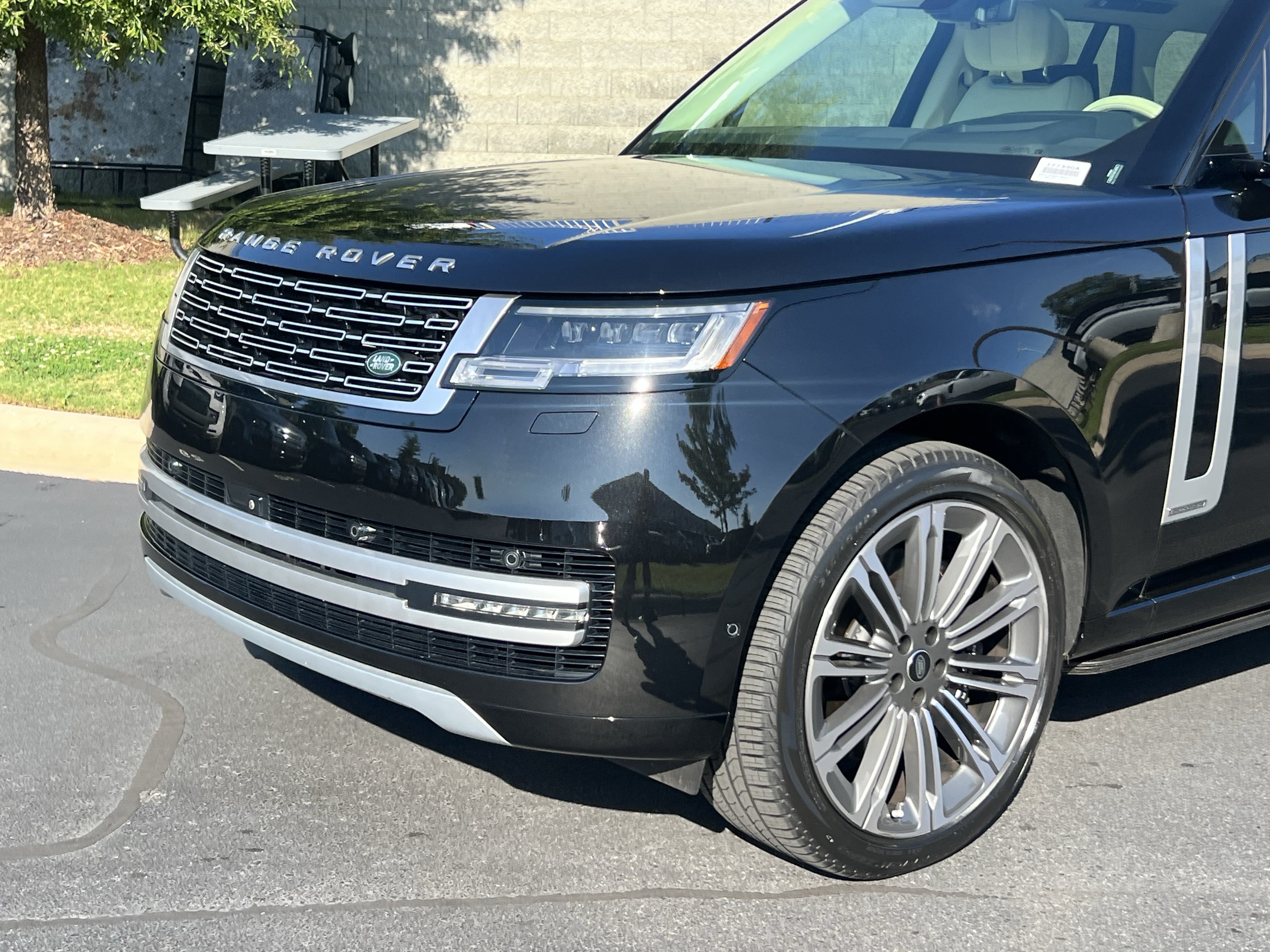 Certified 2024 Land Rover Range Rover Autobiography AWD/4WD image 12