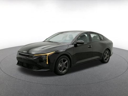 Used 2025 Kia K4 FWD image 3