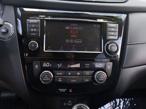 Used 2019 Nissan Rogue SV FWD image 23