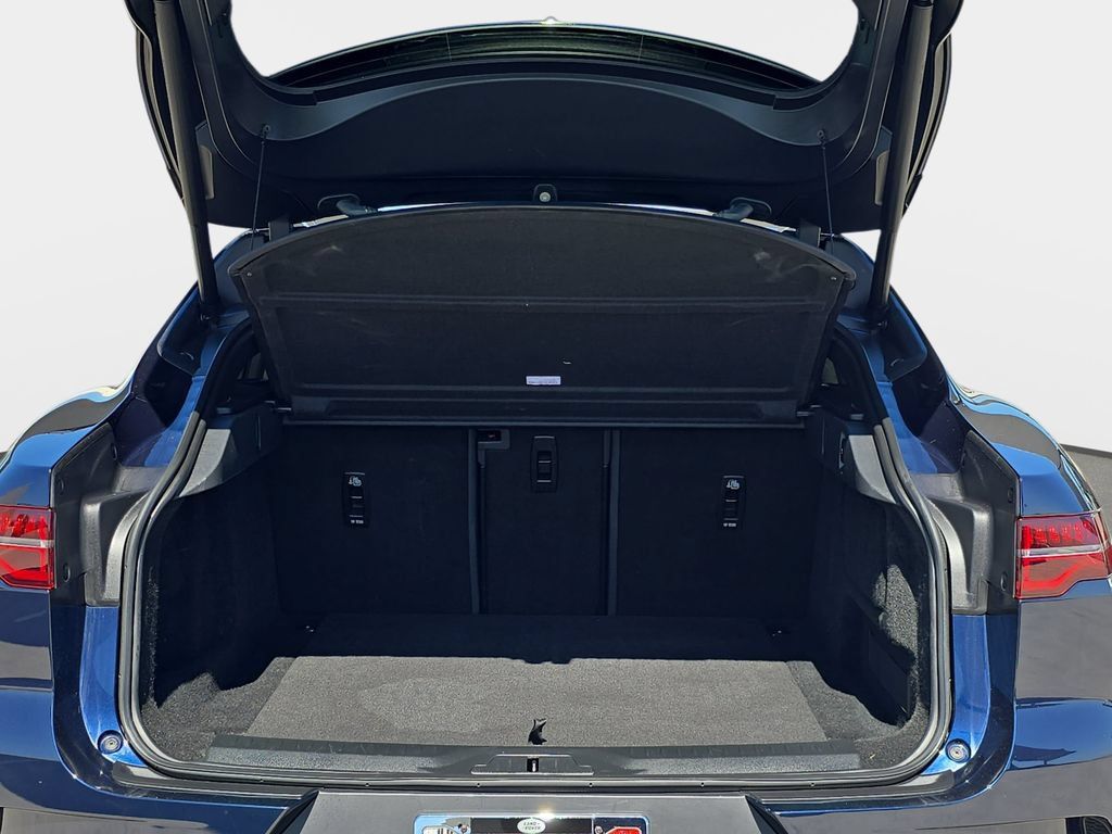 Certified 2024 Jaguar I-PACE R-Dynamic HSE AWD/4WD image 12