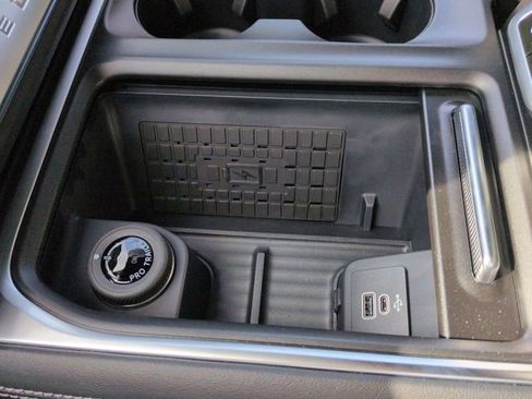 New 2025 Ford Expedition Platinum w/ Stealth Performance Package image 25