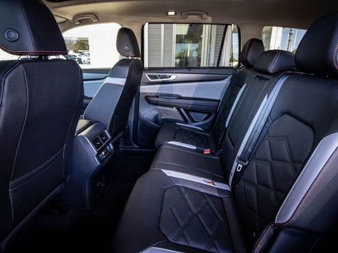 New 2026 Volkswagen Atlas Peak Edition image 29