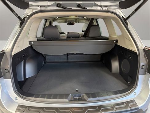 Used 2021 Subaru Forester Limited image 40
