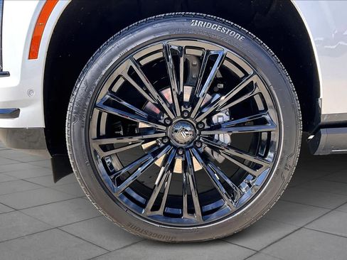 Used 2025 Cadillac Escalade Sport image 10