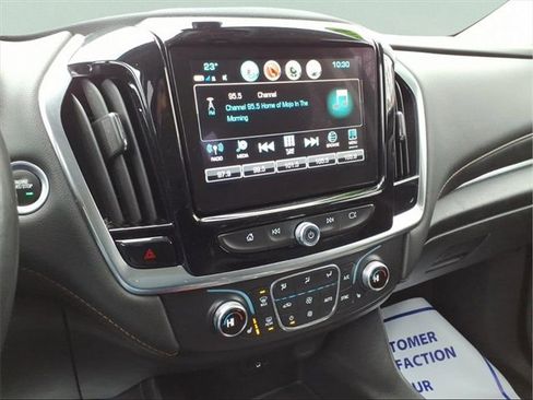 Used 2019 Chevrolet Traverse LT w/ LPO, Blackout Package image 17