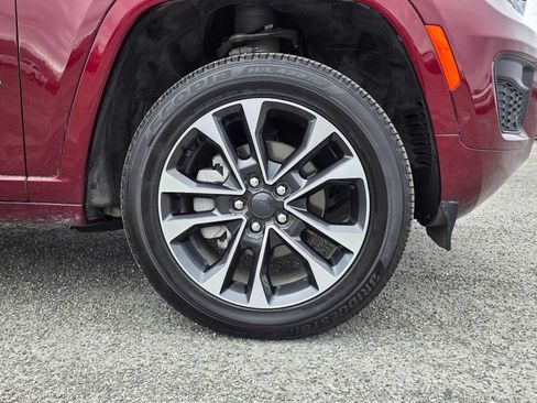 Used 2025 Jeep Grand Cherokee Overland AWD/4WD image 9