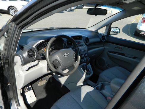 Used 2008 Kia Rondo LX w/ Convenience Pkg image 11