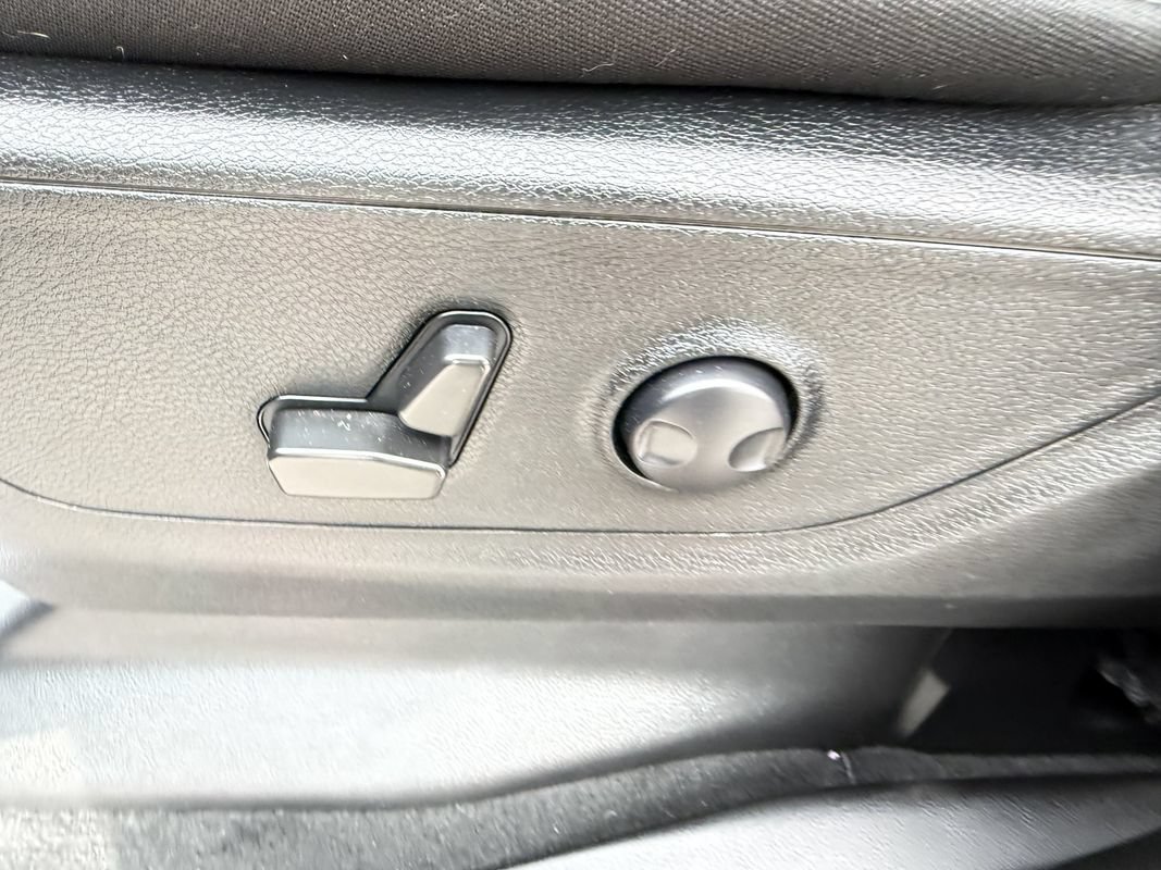 Used 2022 RAM 1500 Big Horn AWD/4WD image 13