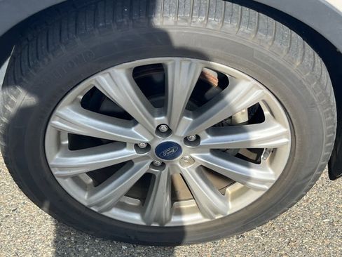 Used 2017 Ford Escape Titanium image 12