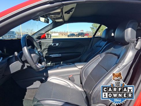 Used 2025 Ford Mustang Premium image 12