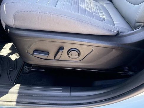 Certified 2022 Hyundai Santa Cruz SEL AWD/4WD image 17