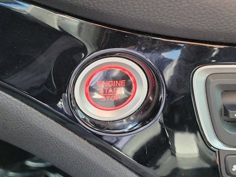 Used 2018 Honda Pilot Touring image 20