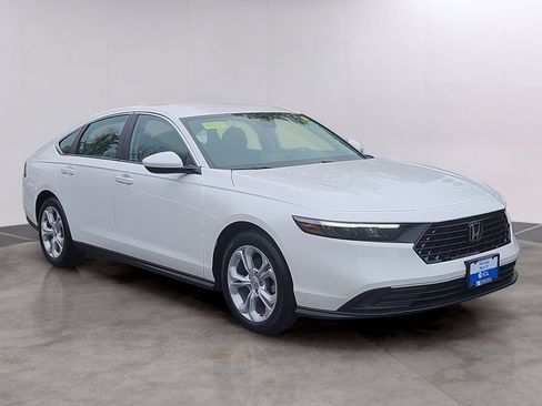 Used 2025 Honda Accord LX image 3