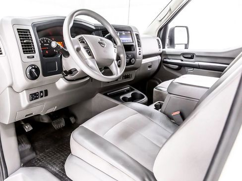 Used 2020 Nissan NV 2500 SV RWD image 27
