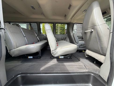 Used 2025 Chevrolet Express 3500 LT w/ LT Preferred Equipment Group image 37
