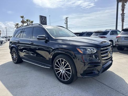 Used 2024 Mercedes-Benz GLS 580 4MATIC image 3