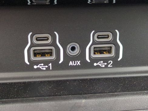 New 2026 RAM 3500 Laramie AWD/4WD image 22