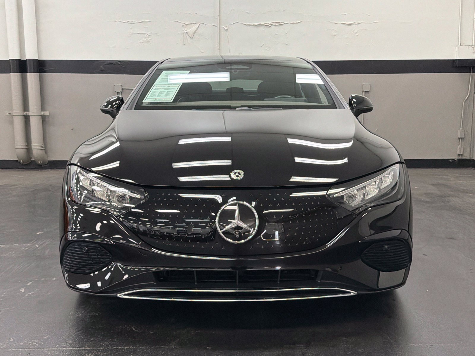 Used 2023 Mercedes-Benz EQE 500 4MATIC Sedan image 4