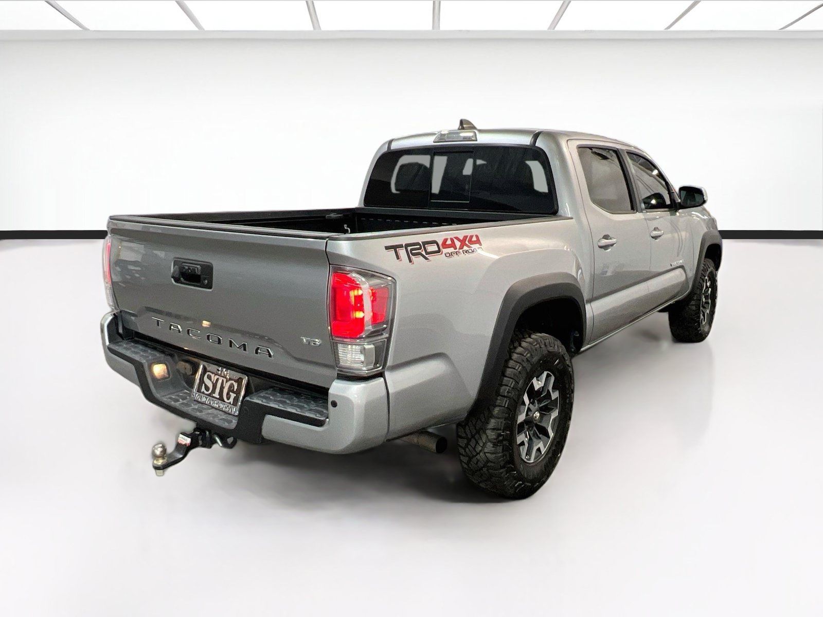 Used 2022 Toyota Tacoma TRD Off-Road w/ Technology Package AWD/4WD image 4