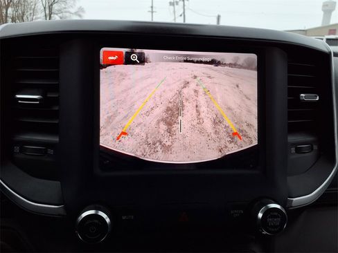 Used 2024 RAM 2500 Big Horn w/ Bed Utility Group image 13