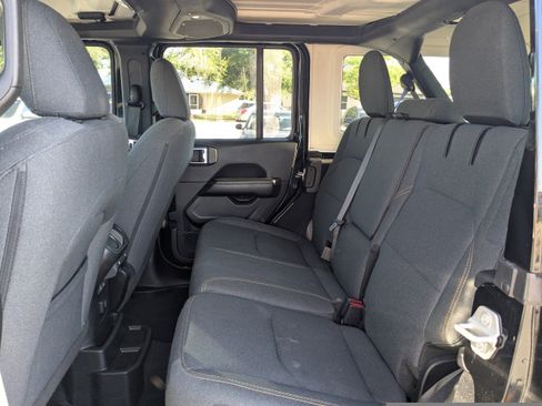 Used 2024 Jeep Wrangler Unlimited Sahara w/ Safety Group AWD/4WD image 15