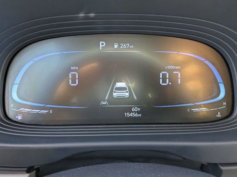 Certified 2025 Hyundai Venue Limited FWD image 19