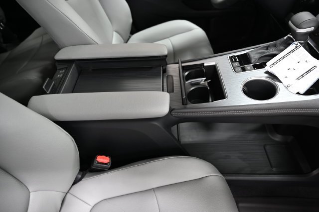 New 2026 Toyota Sienna XLE AWD/4WD image 20