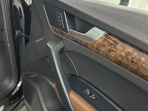 Used 2018 Audi Q5 2.0T Premium Plus w/ Premium Plus Package image 33