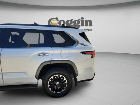 Certified 2023 Toyota Sequoia Limited w/ TRD Off-Road Package AWD/4WD image 29