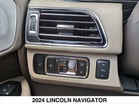 Used 2024 Lincoln Navigator Reserve AWD/4WD image 21