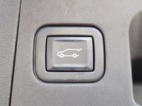 Used 2022 Cadillac XT5 Sportv w/ LPO, ONYX Package image 8