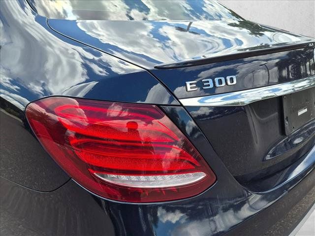 Used 2018 Mercedes-Benz E 300 4MATIC image 7