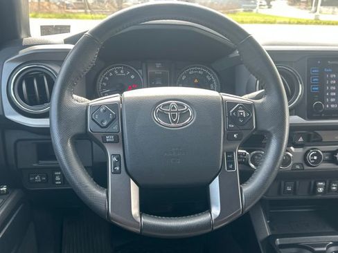 Used 2018 Toyota Tacoma TRD Off-Road image 14