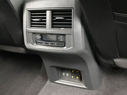 Used 2021 Volkswagen Atlas SE FWD image 40
