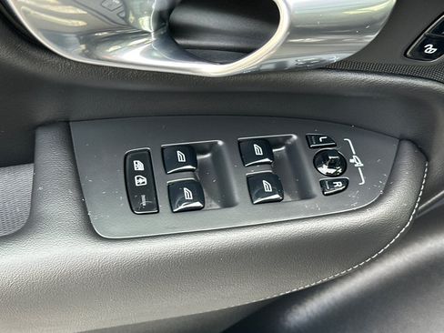 Certified 2025 Volvo XC90 B6 Plus AWD/4WD image 13