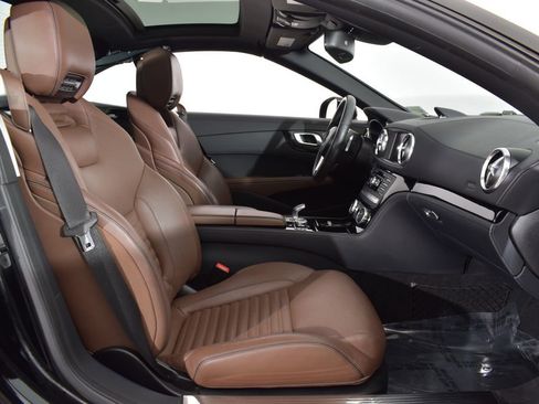Used 2016 Mercedes-Benz SL 550 image 28