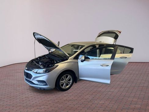Used 2017 Chevrolet Cruze LT FWD image 11