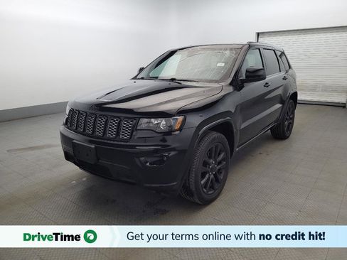 Used 2019 Jeep Grand Cherokee Altitude image 1