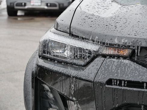 Used 2024 Chevrolet Colorado ZR2 image 3