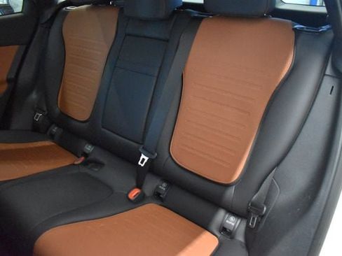 Used 2023 Mercedes-Benz GLC 300 4MATIC image 7