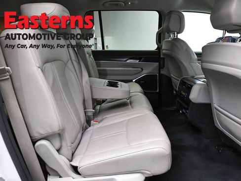 Used 2024 Jeep Wagoneer L Series II w/ Flexible Seating Group RWD image 25