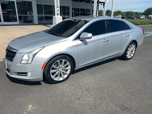 Used 2016 Cadillac XTS Luxury AWD/4WD image 3