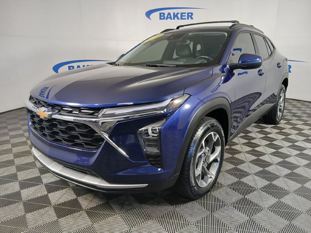 Certified 2024 Chevrolet Trax LT w/ Driver Confidence Package FWD image 1