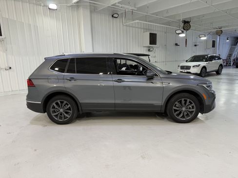 Used 2022 Volkswagen Tiguan SE image 6