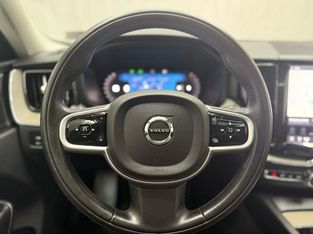 Used 2022 Volvo XC60 B6 Inscription w/ Advanced Package AWD/4WD image 13