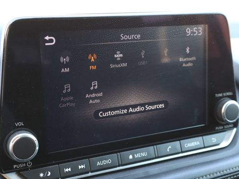 Used 2024 Nissan Rogue S AWD/4WD image 8