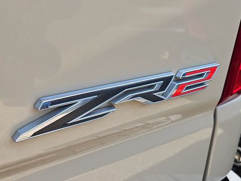Used 2022 Chevrolet Silverado 1500 ZR2 w/ Technology Package AWD/4WD image 5