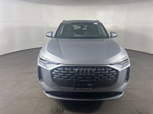 Used 2025 Audi Q5 Premium Plus w/ Premium Plus image 2