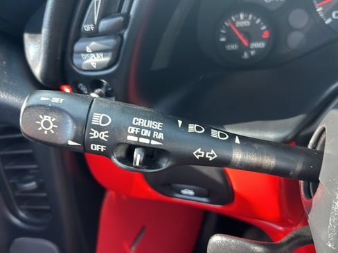 Used 1999 Chevrolet Corvette Coupe RWD image 12